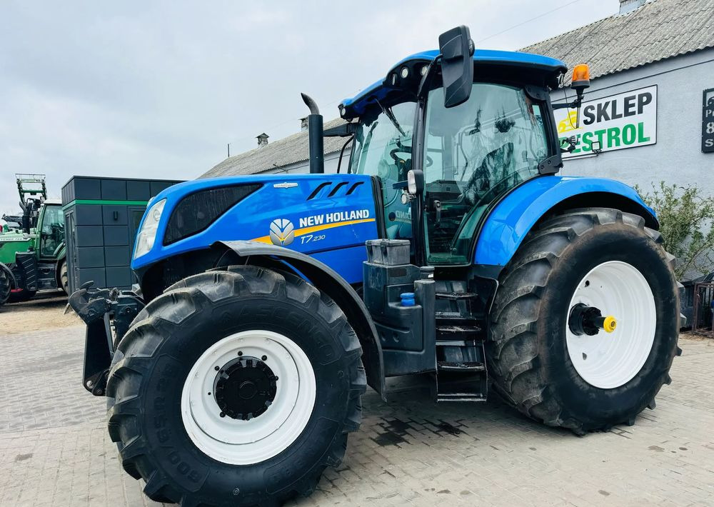 New Holland T7.230 AUTOCOMMAND - جرار: صور 4 New Holland T7.230 AUTOCOMMAND - جرار: صور 4
