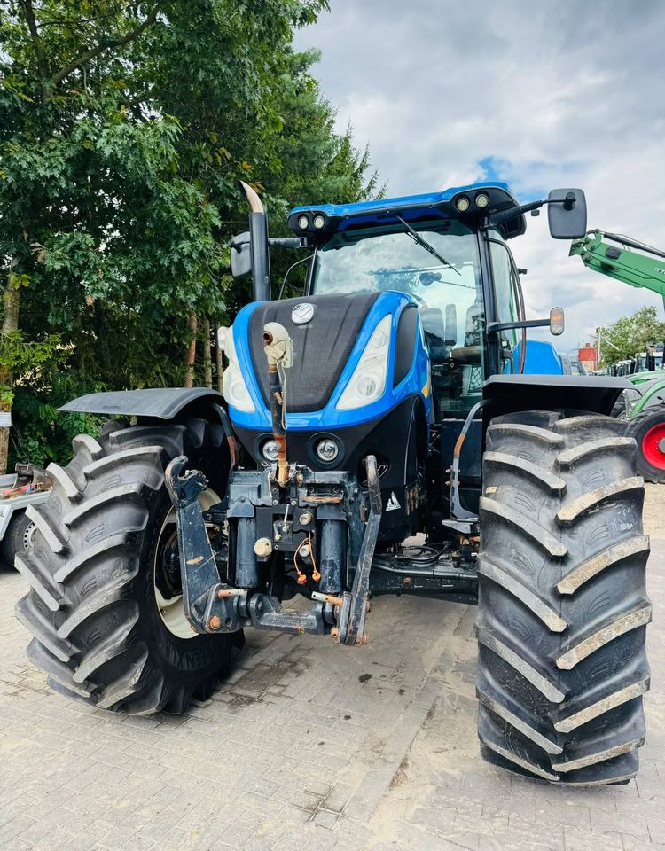 New Holland T7.230 - جرار: صور 5 New Holland T7.230 - جرار: صور 5