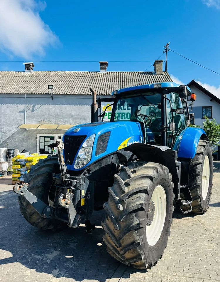 New Holland T7030 - جرار: صور 5 New Holland T7030 - جرار: صور 5