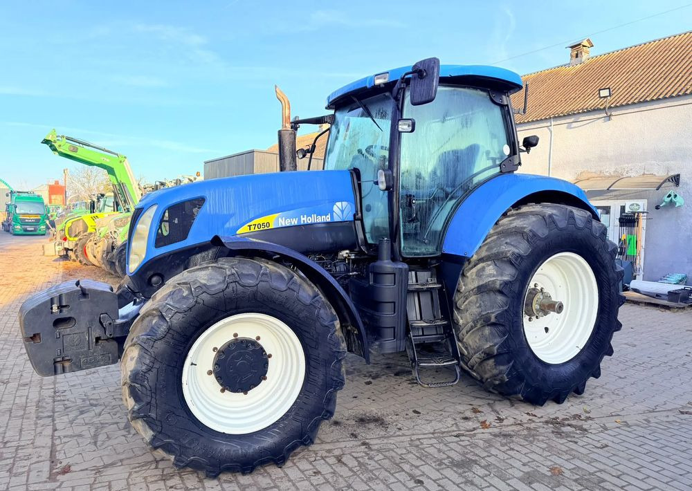 New Holland T7050 - جرار: صور 4 New Holland T7050 - جرار: صور 4