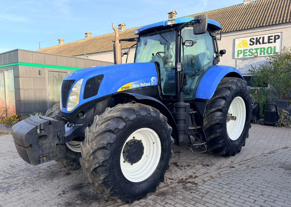 New Holland T7050 - جرار: صور 1 New Holland T7050 - جرار: صور 1