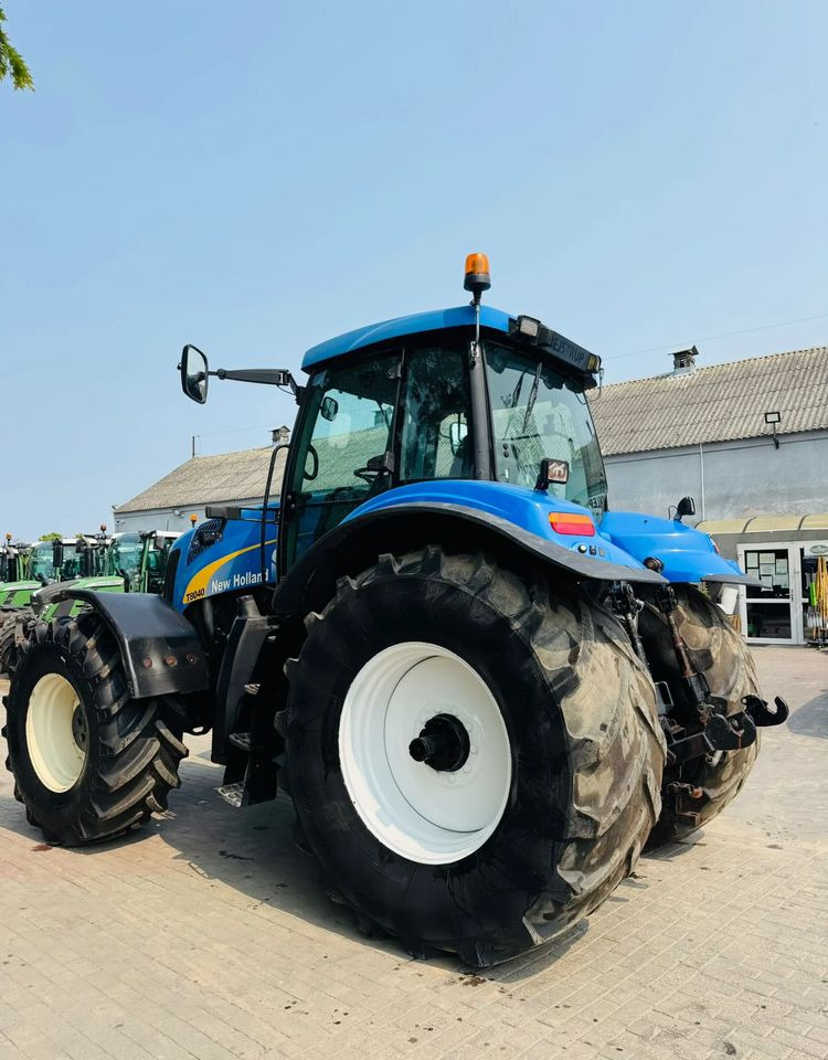 New Holland T8040 - جرار: صور 5 New Holland T8040 - جرار: صور 5