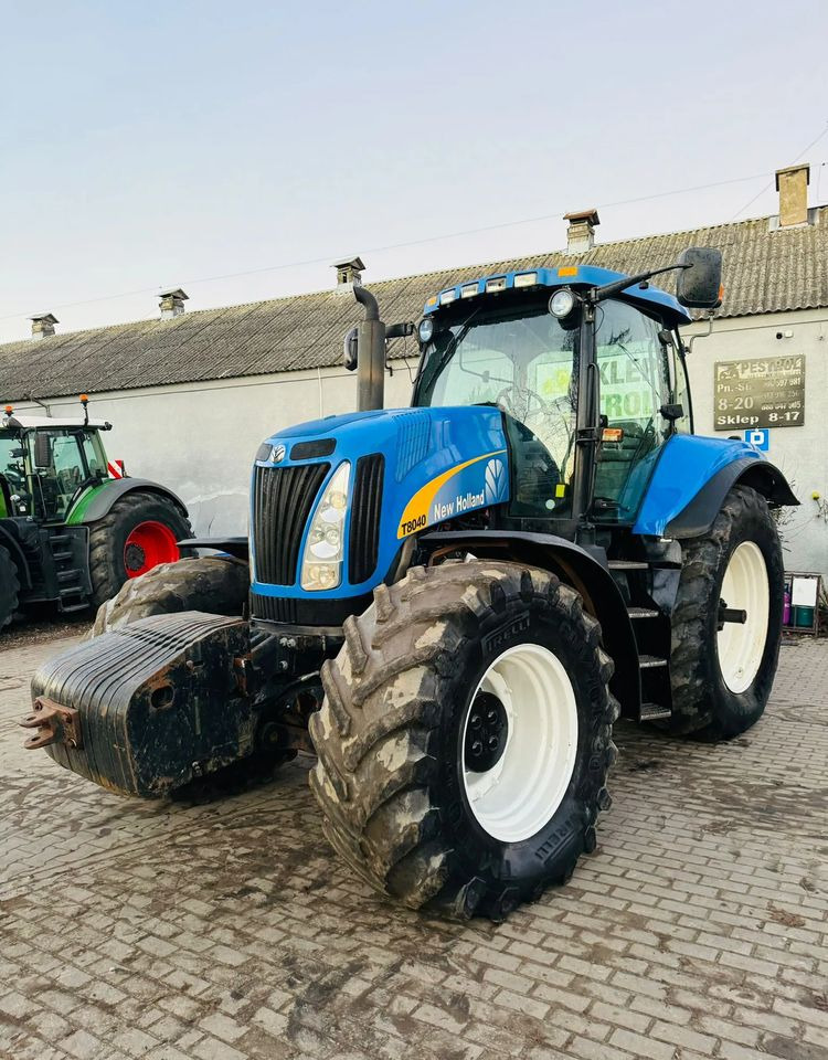 New Holland T8040 - جرار: صور 1 New Holland T8040 - جرار: صور 1