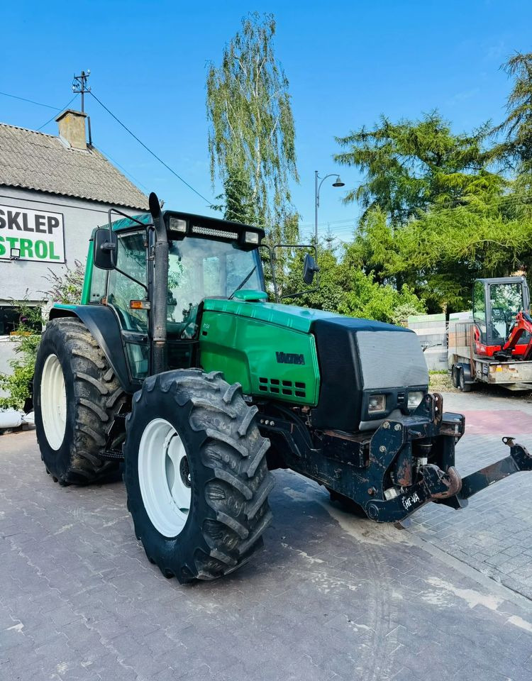 Valtra 8150 - جرار: صور 1 Valtra 8150 - جرار: صور 1
