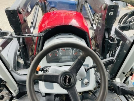 Valtra N104 - جرار: صور 3 Valtra N104 - جرار: صور 3