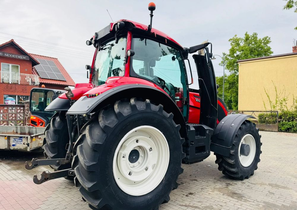 Valtra T154 - جرار: صور 4 Valtra T154 - جرار: صور 4
