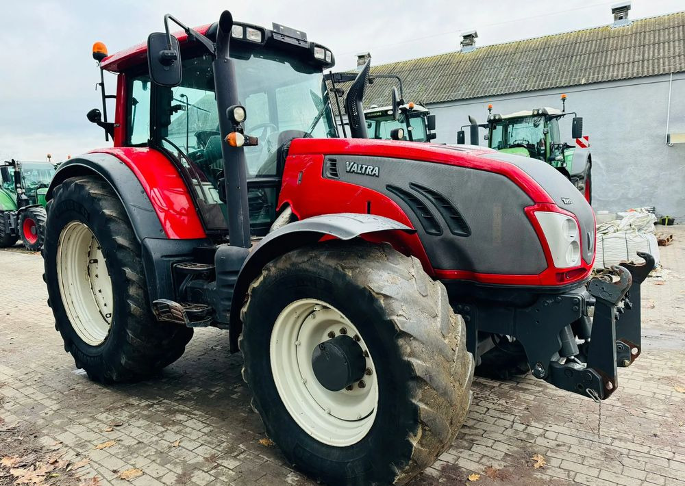 Valtra T213 - جرار: صور 1 Valtra T213 - جرار: صور 1