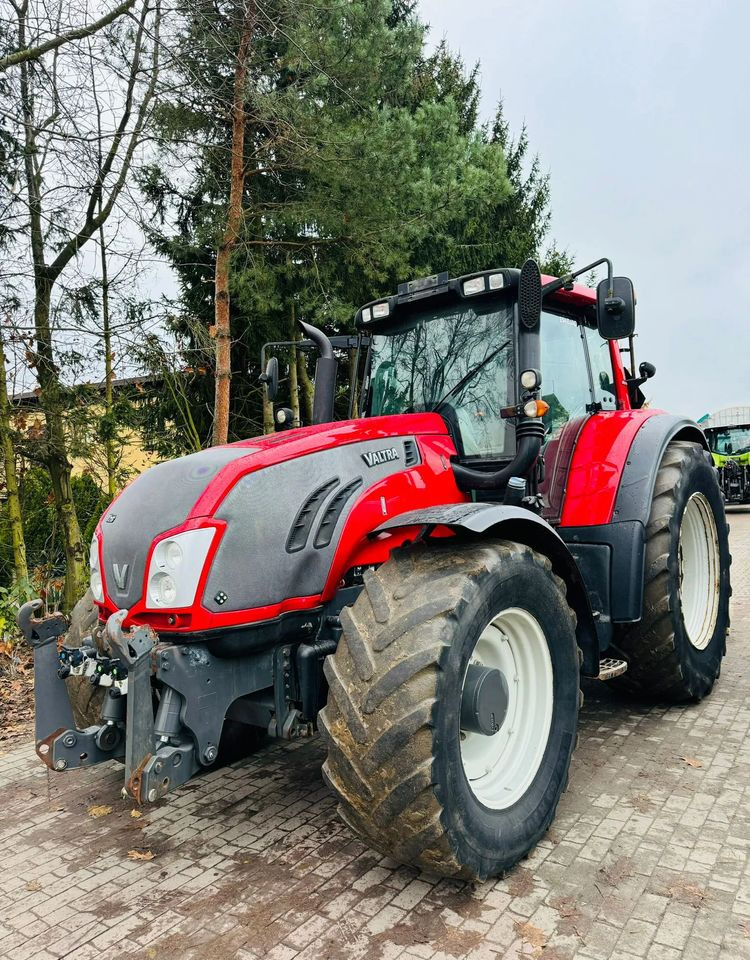 Valtra T213 - جرار: صور 2 Valtra T213 - جرار: صور 2