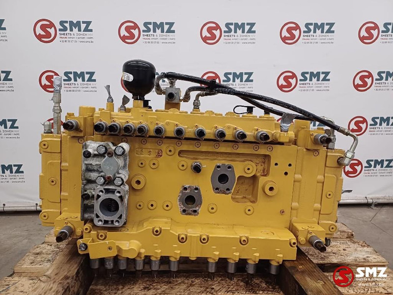 Caterpillar Gp valve control caterpillar - علم السوائل المتحركة - معدات المناولة: صور 1 Caterpillar Gp valve control caterpillar - علم السوائل المتحركة - معدات المناولة: صور 1