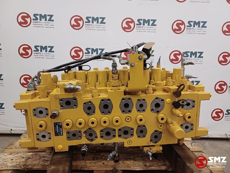 Caterpillar Gp valve control caterpillar - علم السوائل المتحركة - معدات المناولة: صور 2 Caterpillar Gp valve control caterpillar - علم السوائل المتحركة - معدات المناولة: صور 2