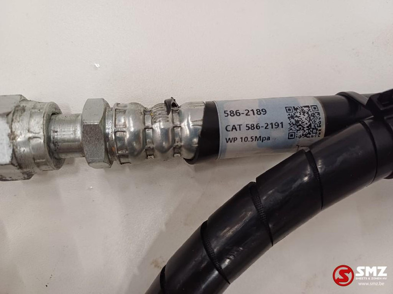 Caterpillar Hose Caterpillar - علم السوائل المتحركة - معدات المناولة: صور 4 Caterpillar Hose Caterpillar - علم السوائل المتحركة - معدات المناولة: صور 4