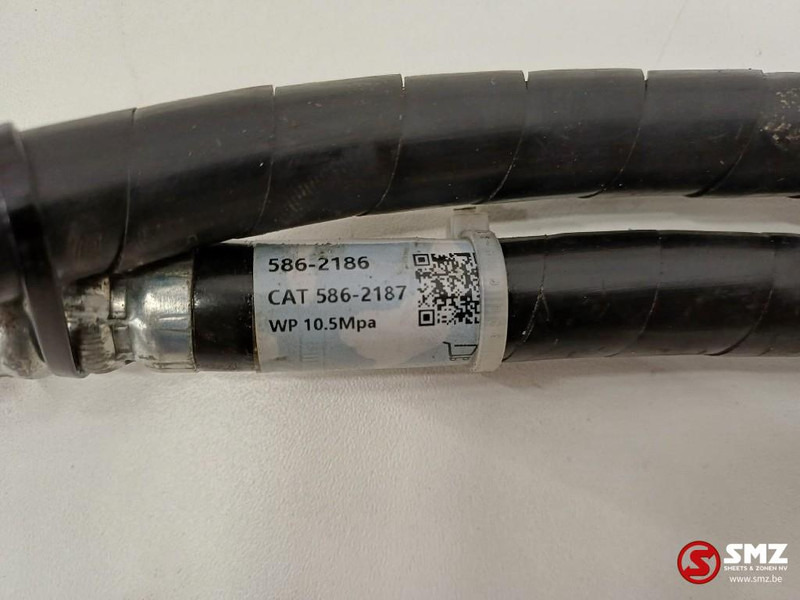 Caterpillar Hose Caterpillar - علم السوائل المتحركة - معدات المناولة: صور 4 Caterpillar Hose Caterpillar - علم السوائل المتحركة - معدات المناولة: صور 4