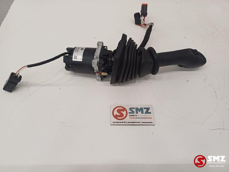 Caterpillar Joystick control + 4 Button right joystickgrip Cat - الكابينة والداخلية - معدات المناولة: صور 2 Caterpillar Joystick control + 4 Button right joystickgrip Cat - الكابينة والداخلية - معدات المناولة: صور 2