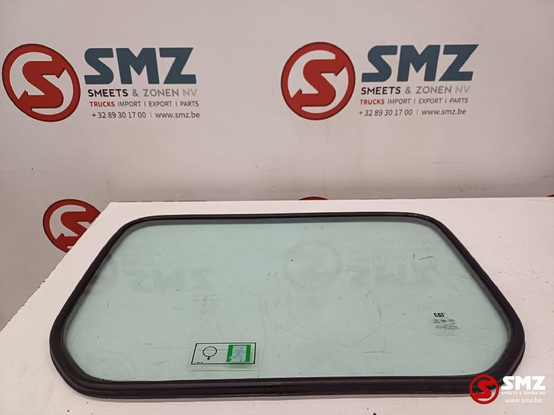Caterpillar Rear glass Caterpillar - نافذة و قطع الغيار - معدات المناولة: صور 1 Caterpillar Rear glass Caterpillar - نافذة و قطع الغيار - معدات المناولة: صور 1
