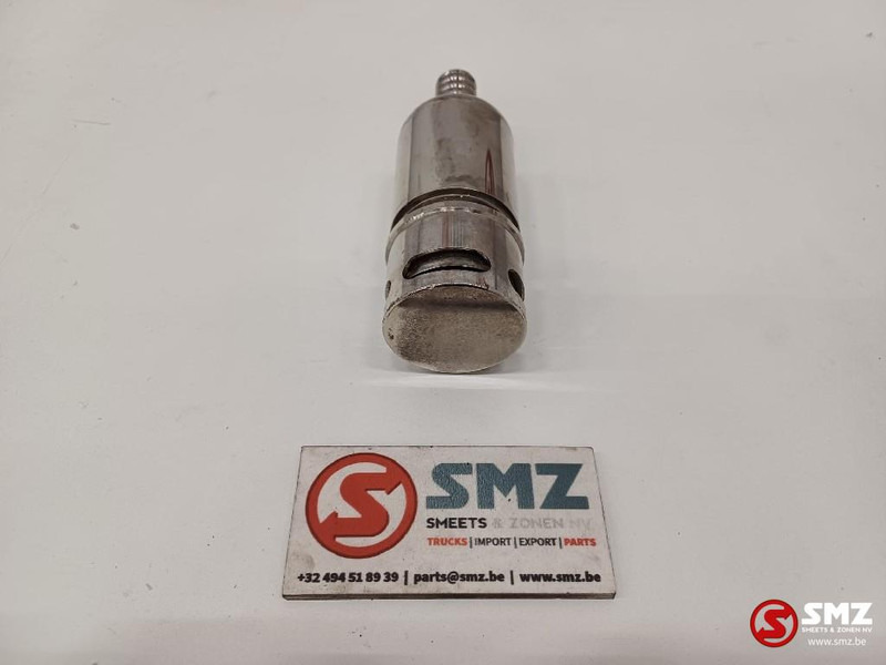 Caterpillar Refueling valve Caterpillar - نظام الوقود - معدات المناولة: صور 3 Caterpillar Refueling valve Caterpillar - نظام الوقود - معدات المناولة: صور 3