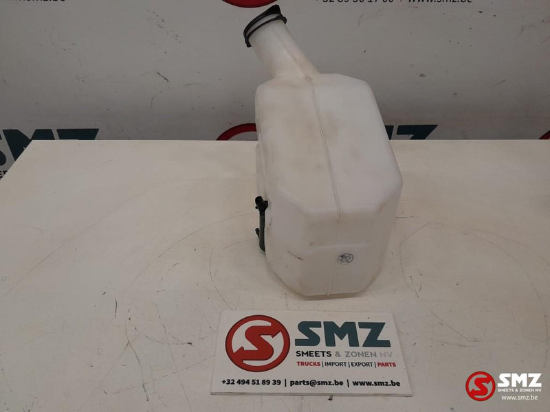 Caterpillar Window washer tank Caterpillar - مساحة الزجاج الأمامي - معدات المناولة: صور 4 Caterpillar Window washer tank Caterpillar - مساحة الزجاج الأمامي - معدات المناولة: صور 4