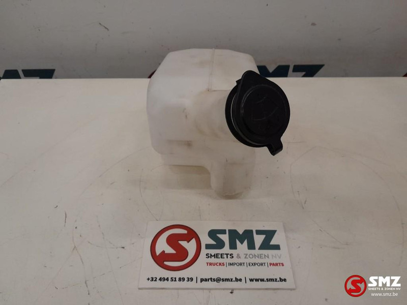 Caterpillar Window washer tank Caterpillar - مساحة الزجاج الأمامي - معدات المناولة: صور 3 Caterpillar Window washer tank Caterpillar - مساحة الزجاج الأمامي - معدات المناولة: صور 3