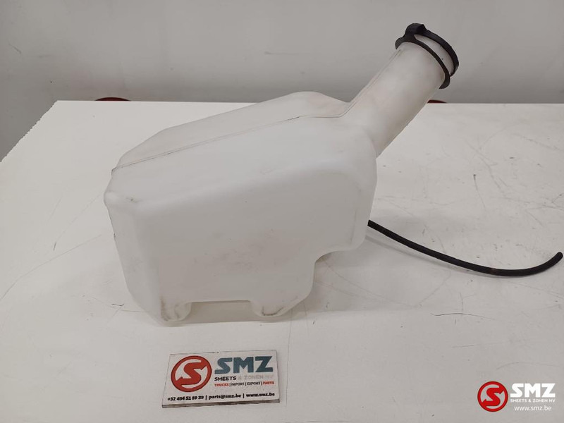 Caterpillar Window washer tank Caterpillar - مساحة الزجاج الأمامي - معدات المناولة: صور 2 Caterpillar Window washer tank Caterpillar - مساحة الزجاج الأمامي - معدات المناولة: صور 2