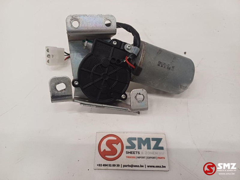 Caterpillar Windshield wiper motor Caterpillar - مساحة الزجاج الأمامي - معدات المناولة: صور 2 Caterpillar Windshield wiper motor Caterpillar - مساحة الزجاج الأمامي - معدات المناولة: صور 2