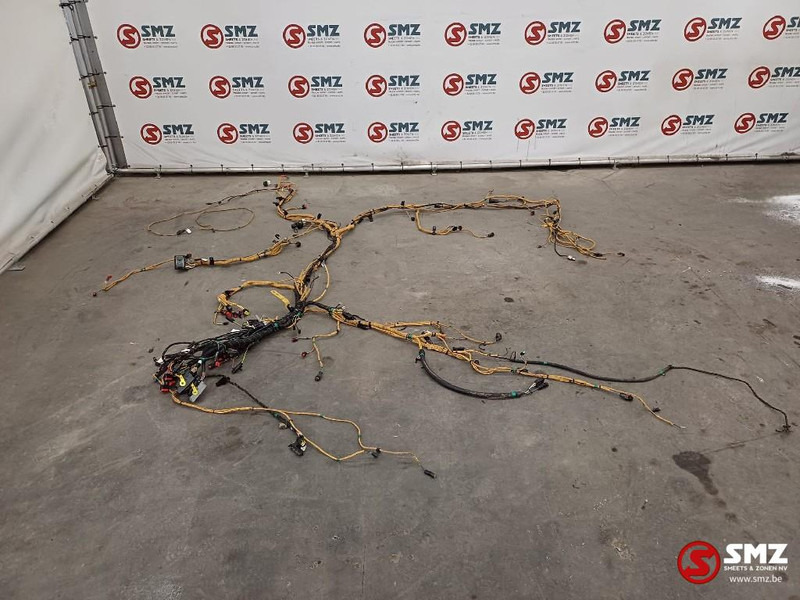 Caterpillar Wiring Harnesses Chassis / Engine / Lightning Cate - الكابلات/ الأسلاك - معدات المناولة: صور 1 Caterpillar Wiring Harnesses Chassis / Engine / Lightning Cate - الكابلات/ الأسلاك - معدات المناولة: صور 1