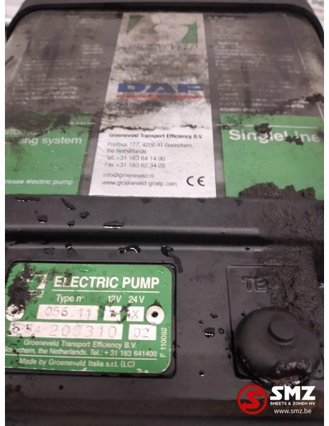 DAF Occ opstapbak rechts + vetsmering DAF XF95 1291173 - الكابينة والداخلية - شاحنة: صور 4 DAF Occ opstapbak rechts + vetsmering DAF XF95 1291173 - الكابينة والداخلية - شاحنة: صور 4