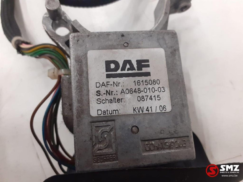 DAF Occ stuurkolomschakelaar richtingaanwijzer ruitenw - النظام الكهربائي - شاحنة: صور 3 DAF Occ stuurkolomschakelaar richtingaanwijzer ruitenw - النظام الكهربائي - شاحنة: صور 3