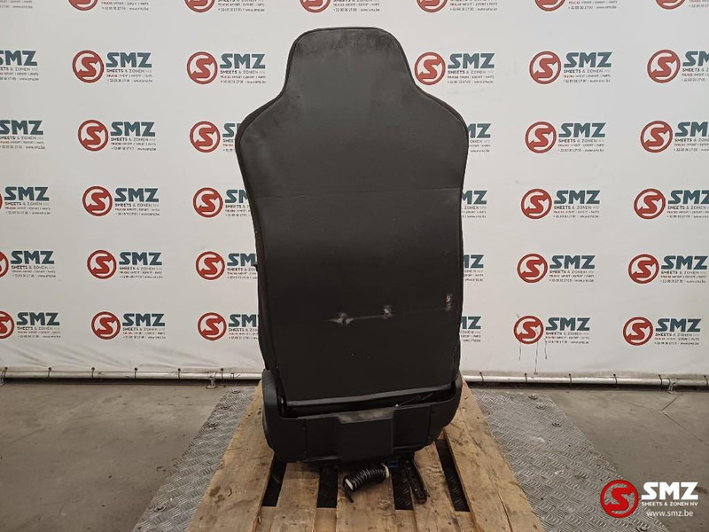 Iveco Occ bestuurdersstoel Iveco - الكابينة والداخلية - شاحنة: صور 2 Iveco Occ bestuurdersstoel Iveco - الكابينة والداخلية - شاحنة: صور 2