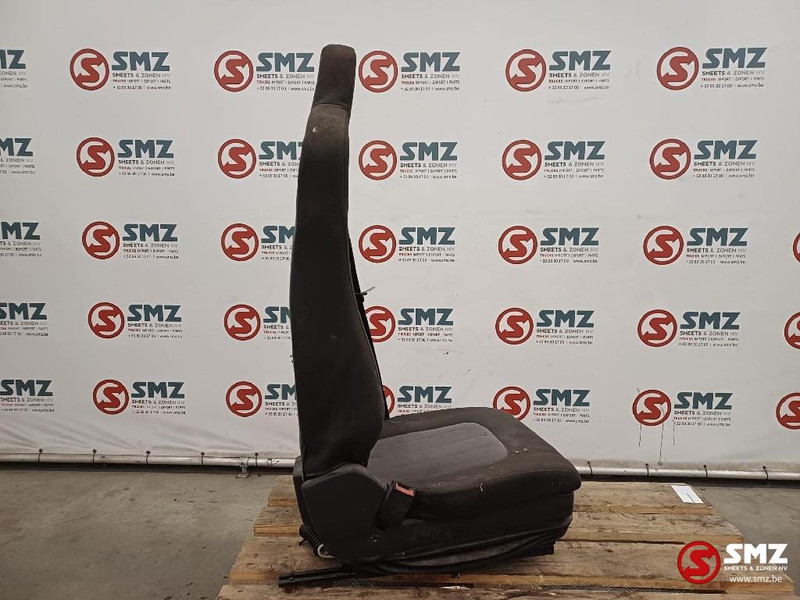 Iveco Occ bestuurdersstoel Iveco - الكابينة والداخلية - شاحنة: صور 3 Iveco Occ bestuurdersstoel Iveco - الكابينة والداخلية - شاحنة: صور 3