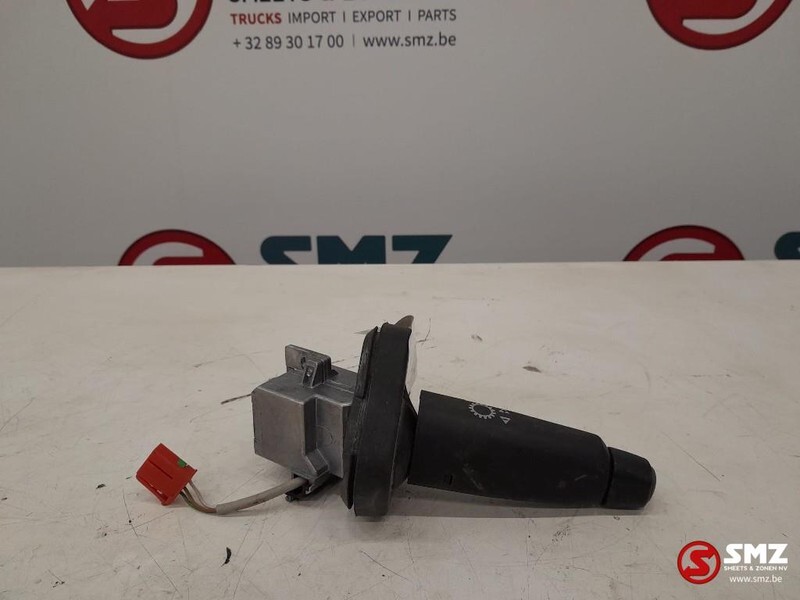MAN Occ combischakelaar retarder MAN TGS 81255090159 - الكابينة والداخلية - شاحنة: صور 1 MAN Occ combischakelaar retarder MAN TGS 81255090159 - الكابينة والداخلية - شاحنة: صور 1