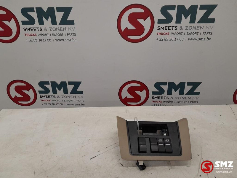 MAN Occ middengedeelte bovenconsole MAN - الكابينة والداخلية - شاحنة: صور 1 MAN Occ middengedeelte bovenconsole MAN - الكابينة والداخلية - شاحنة: صور 1