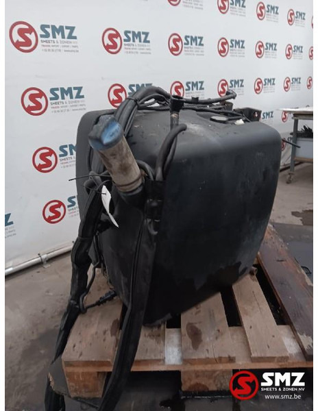 Mercedes-Benz Occ AdBluetank 85L Mercedes - نظام الوقود - شاحنة: صور 2 Mercedes-Benz Occ AdBluetank 85L Mercedes - نظام الوقود - شاحنة: صور 2