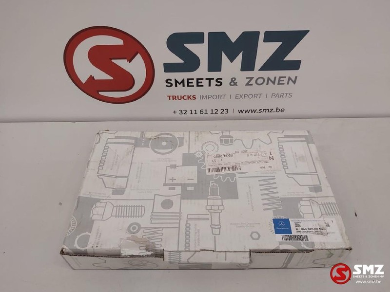 Mercedes-Benz Occ Koplamp sierlijst chroom links Actros MP2/MP3 - كشافات - شاحنة: صور 2 Mercedes-Benz Occ Koplamp sierlijst chroom links Actros MP2/MP3 - كشافات - شاحنة: صور 2