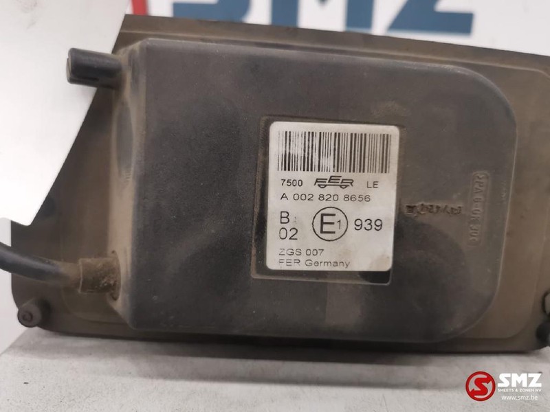 Mercedes-Benz Occ Mistlicht links Actros MP1 - مصباح الضباب - شاحنة: صور 3 Mercedes-Benz Occ Mistlicht links Actros MP1 - مصباح الضباب - شاحنة: صور 3