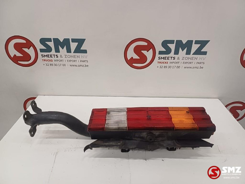Mercedes-Benz Occ achterlicht rechts + steun Mercedes - الضوء الخلفي - شاحنة: صور 1 Mercedes-Benz Occ achterlicht rechts + steun Mercedes - الضوء الخلفي - شاحنة: صور 1