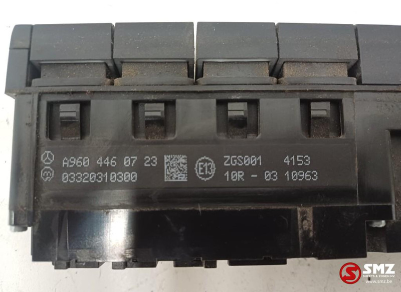 Mercedes-Benz Occ bedieningspaneelschakelaars Mercedes - النظام الكهربائي - شاحنة: صور 5 Mercedes-Benz Occ bedieningspaneelschakelaars Mercedes - النظام الكهربائي - شاحنة: صور 5