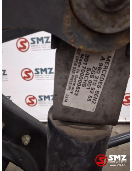 Mercedes-Benz Occ cabineophanging achter Mercedes Actros MP4 A96 - الكابينة تعليق - شاحنة: صور 5 Mercedes-Benz Occ cabineophanging achter Mercedes Actros MP4 A96 - الكابينة تعليق - شاحنة: صور 5