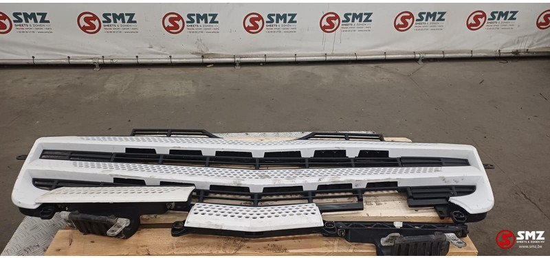 Mercedes-Benz Occ radiatorgrille Mercedes - جلوپنجره - شاحنة: صور 1 Mercedes-Benz Occ radiatorgrille Mercedes - جلوپنجره - شاحنة: صور 1