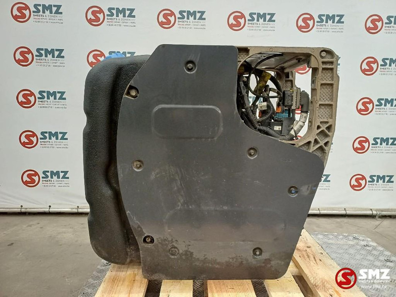 Renault Occ AdBluetank + AdBluepomp Renault - نظام الوقود - شاحنة: صور 3 Renault Occ AdBluetank + AdBluepomp Renault - نظام الوقود - شاحنة: صور 3