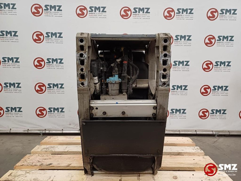 Renault Occ AdBluetank + AdBluepomp Renault - نظام الوقود - شاحنة: صور 2 Renault Occ AdBluetank + AdBluepomp Renault - نظام الوقود - شاحنة: صور 2