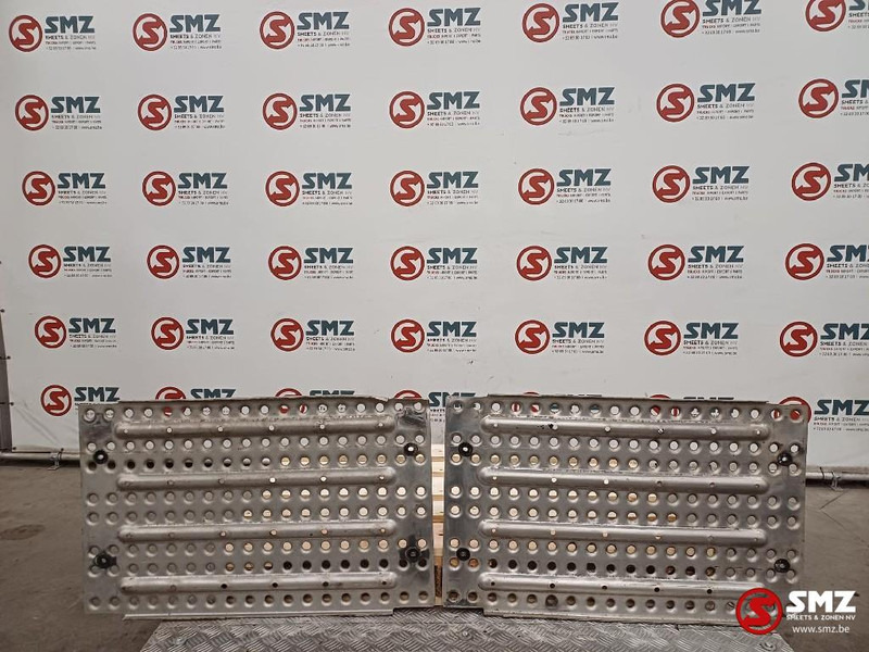 Renault Occ set bordesplaten Renault - الإطار/ الشاسيه - شاحنة: صور 2 Renault Occ set bordesplaten Renault - الإطار/ الشاسيه - شاحنة: صور 2