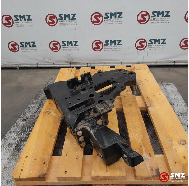 Renault Occ voorbumperbeugel rechts Renault - الإطار/ الشاسيه - شاحنة: صور 2 Renault Occ voorbumperbeugel rechts Renault - الإطار/ الشاسيه - شاحنة: صور 2