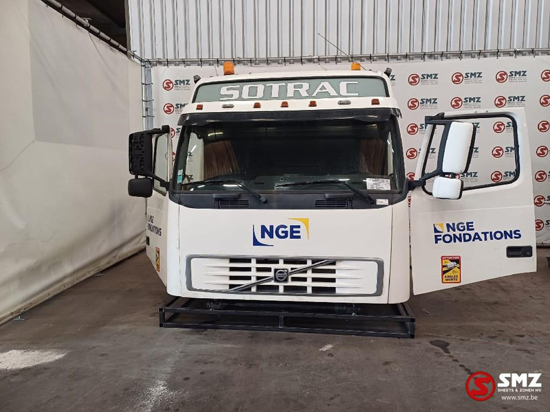 Volvo Occ Cabine Volvo FH2 Globetrotter L2H2 - قطع الغيار - شاحنة: صور 2 Volvo Occ Cabine Volvo FH2 Globetrotter L2H2 - قطع الغيار - شاحنة: صور 2