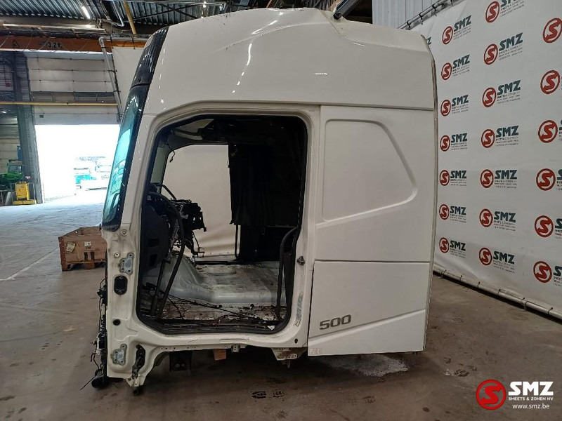 Volvo Occ Cabine Volvo FH4 met schade - قطع الغيار - شاحنة: صور 4 Volvo Occ Cabine Volvo FH4 met schade - قطع الغيار - شاحنة: صور 4