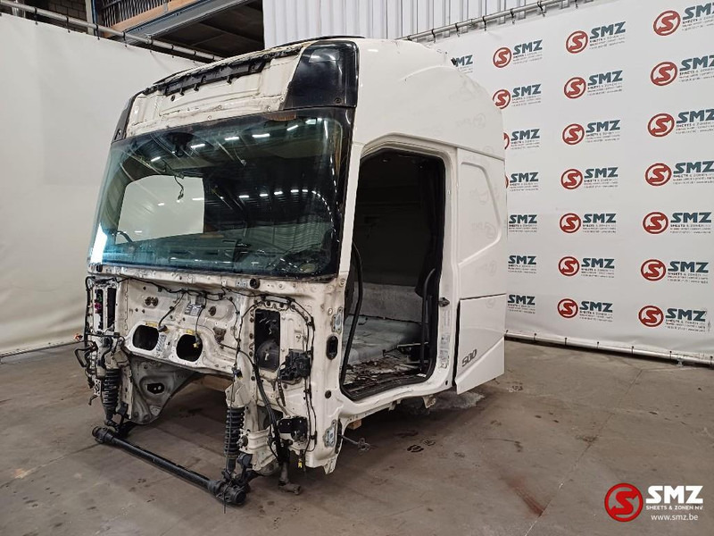 Volvo Occ Cabine Volvo FH4 met schade - قطع الغيار - شاحنة: صور 2 Volvo Occ Cabine Volvo FH4 met schade - قطع الغيار - شاحنة: صور 2