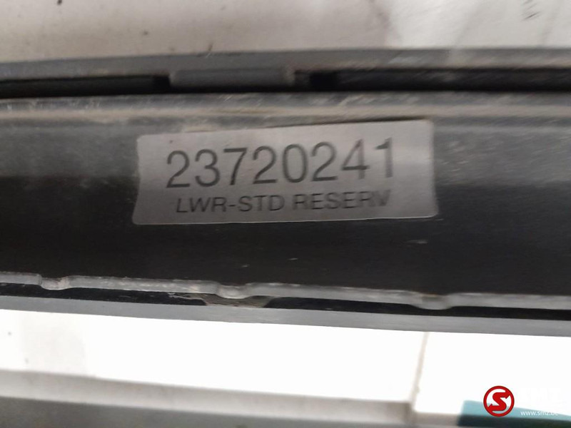 Volvo Occ onderste traptrede grille Volvo - جلوپنجره - شاحنة: صور 3 Volvo Occ onderste traptrede grille Volvo - جلوپنجره - شاحنة: صور 3