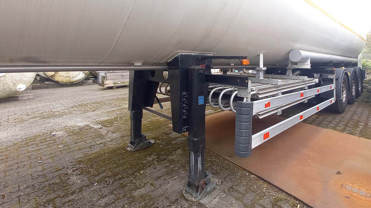 Cryocan Gas tank cryogenic semi-trailer used for LNG Methane - نصف مقطورة صهريج: صور 2 Cryocan Gas tank cryogenic semi-trailer used for LNG Methane - نصف مقطورة صهريج: صور 2