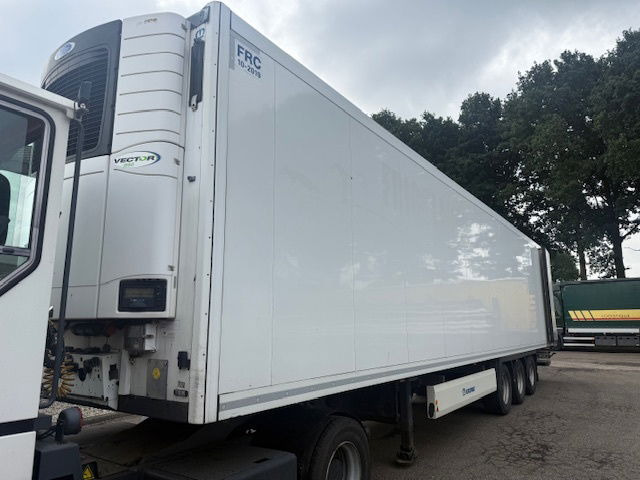 Krone Laadklep 270 hoog 2 Liftassen - مبردة نصف مقطورة: صور 1 Krone Laadklep 270 hoog 2 Liftassen - مبردة نصف مقطورة: صور 1