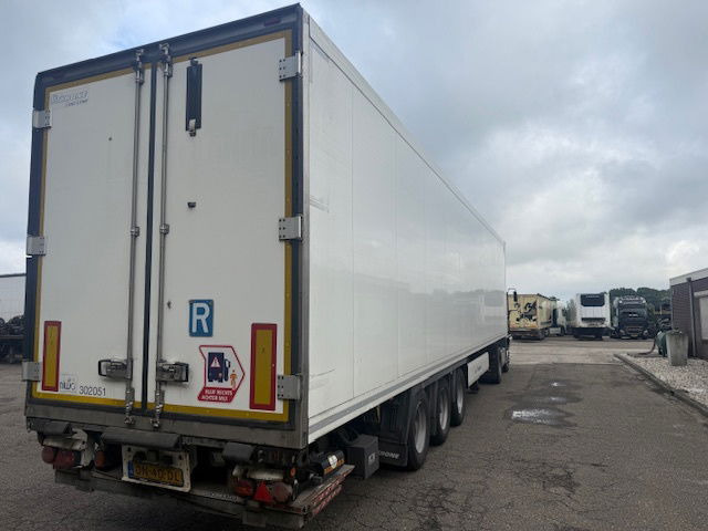 Krone Laadklep 270 hoog 2 Liftassen - مبردة نصف مقطورة: صور 2 Krone Laadklep 270 hoog 2 Liftassen - مبردة نصف مقطورة: صور 2