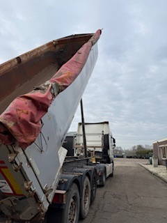 Schmitz Cargobull Stalen kipper 24 cub - قلابة نصف مقطورة: صور 3 Schmitz Cargobull Stalen kipper 24 cub - قلابة نصف مقطورة: صور 3