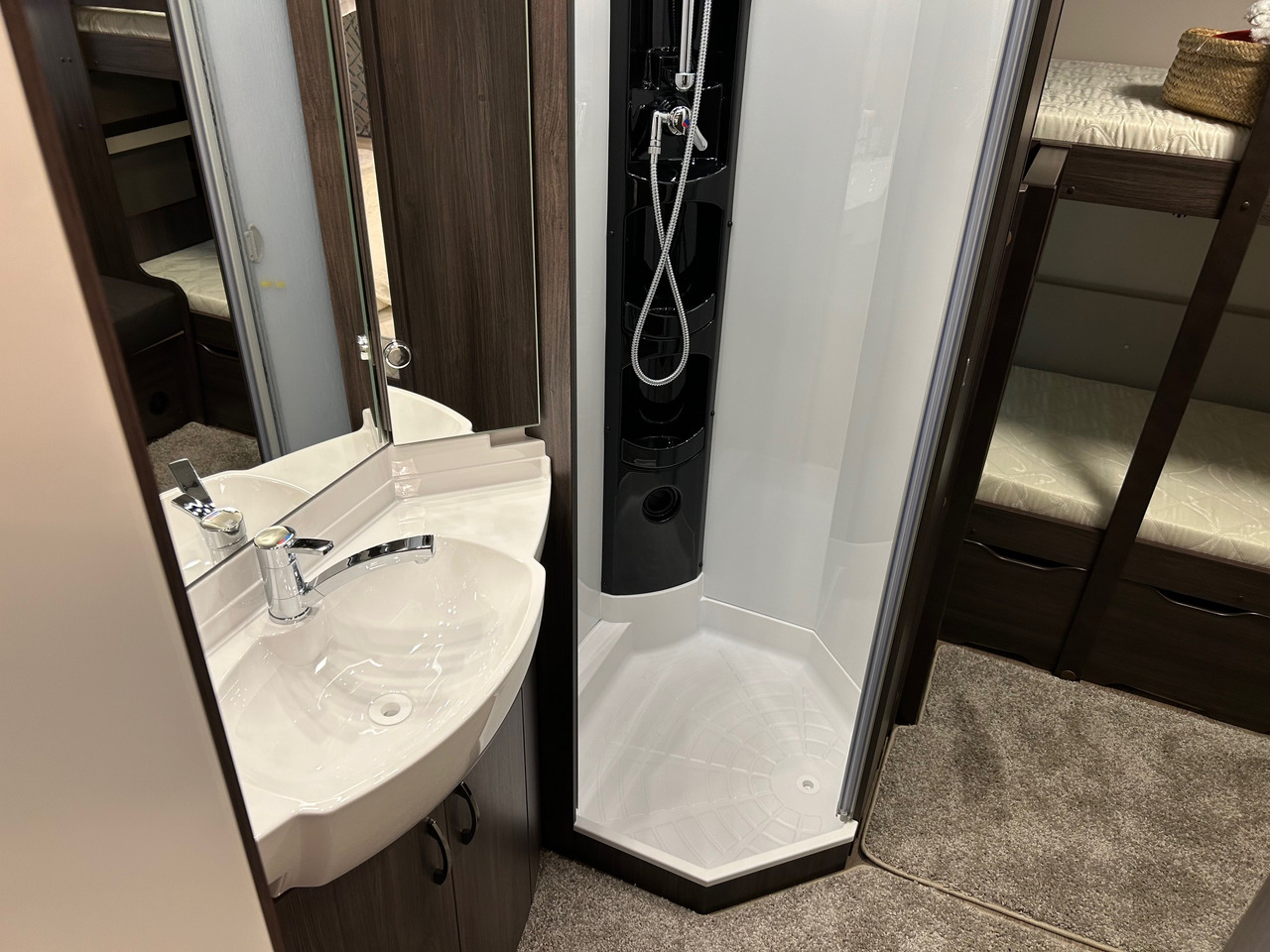 Hobby PRESTIGE 720 KWFU - كرفان سحب: صور 4 Hobby PRESTIGE 720 KWFU - كرفان سحب: صور 4